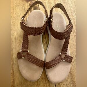 Easy Spirit Tan Braided Sandals size 9M EUC